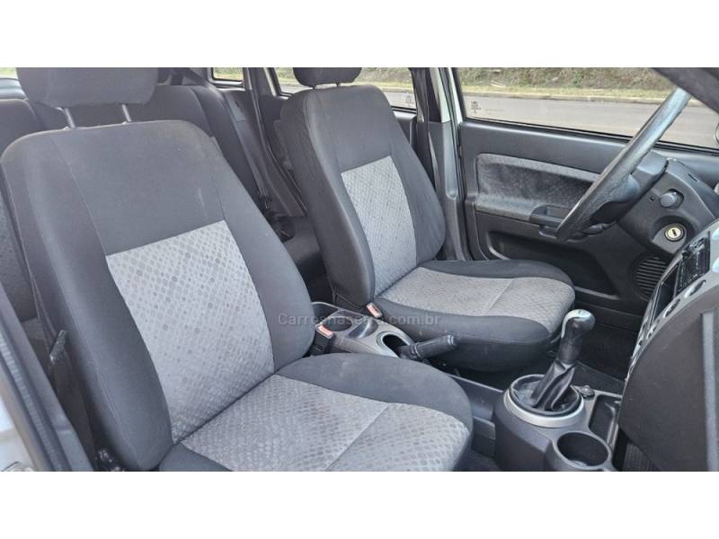 FORD - FIESTA - 2012/2013 - Prata - R$ 33.900,00