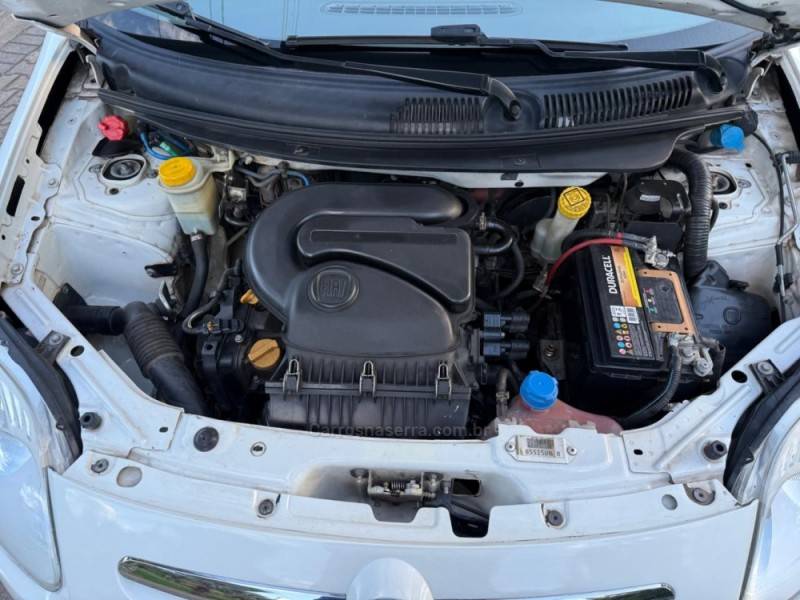 FIAT - PALIO - 2014/2015 - Branca - R$ 34.900,00