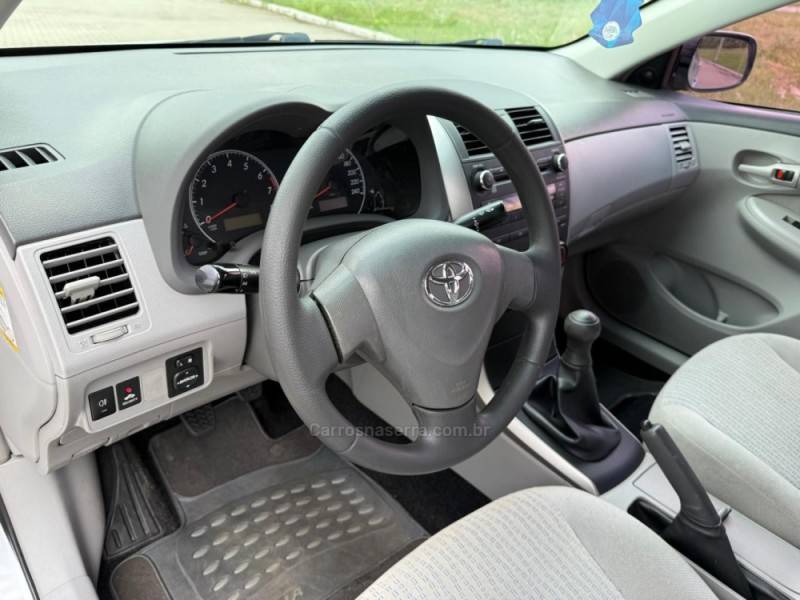 TOYOTA - COROLLA - 2009/2010 - Prata - R$ 55.900,00