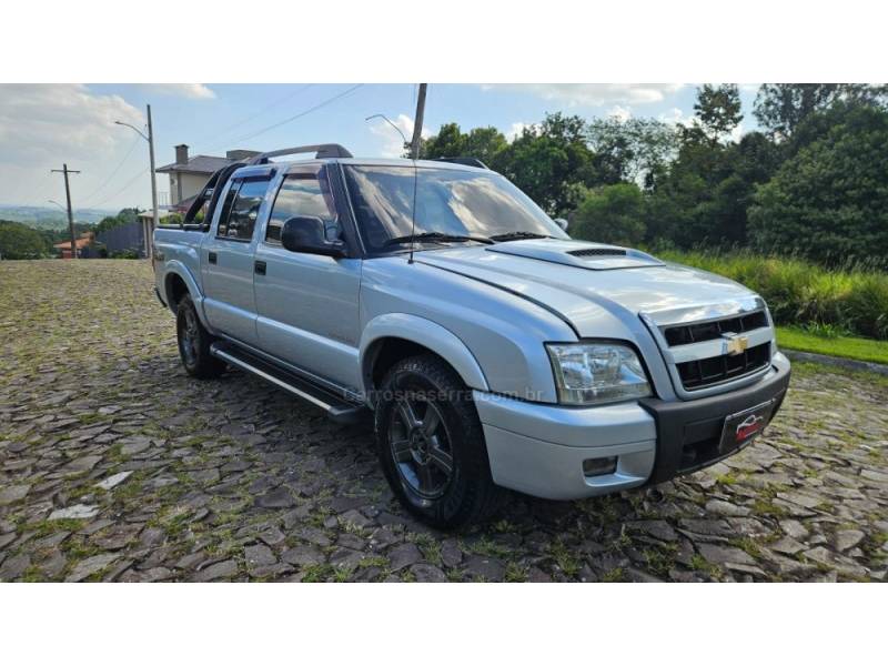 CHEVROLET - S10 - 2009/2010 - Prata - R$ 71.500,00