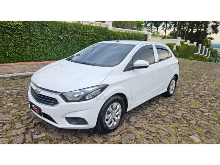 CHEVROLET - ONIX - 2019/2019 - Branca - R$ 54.900,00