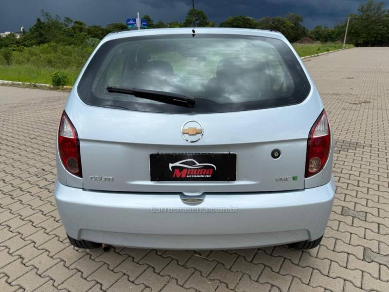 CHEVROLET - CELTA - 2010/2011 - Prata - R$ 29.900,00