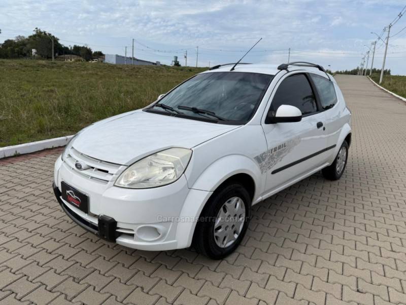 FORD - KA - 2009/2010 - Branca - R$ 20.900,00