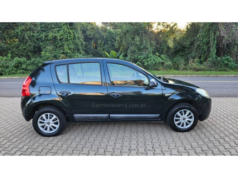 RENAULT - SANDERO - 2010/2010 - Verde - R$ 22.900,00
