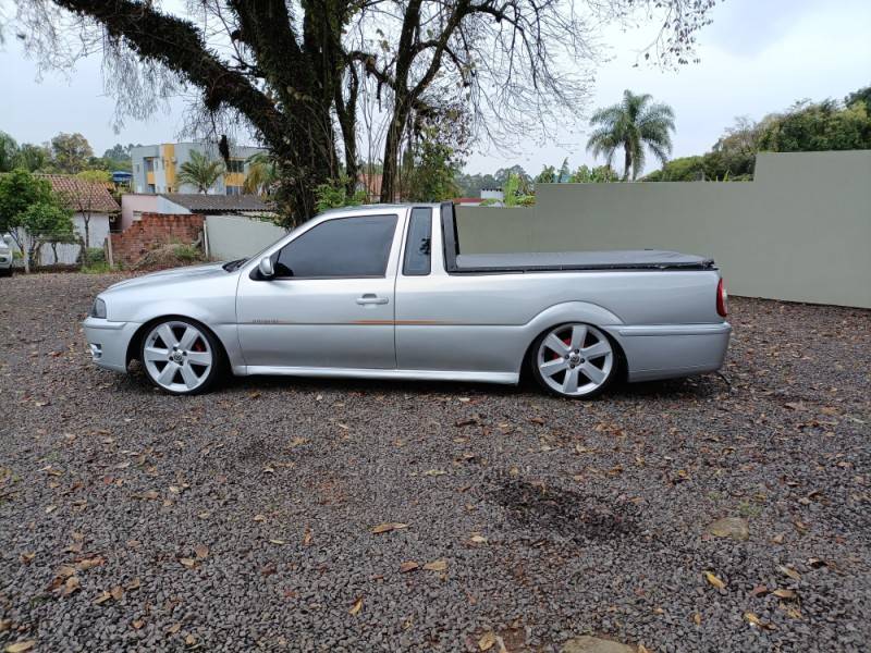 VOLKSWAGEN - SAVEIRO - 2000/2001 - Prata - R$ 35.000,00
