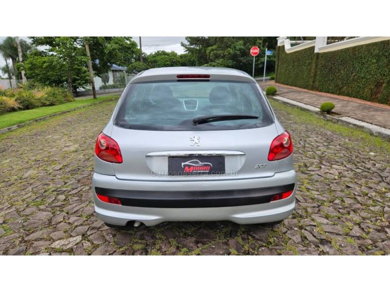 PEUGEOT - 207 - 2010/2011 - Prata - R$ 22.900,00