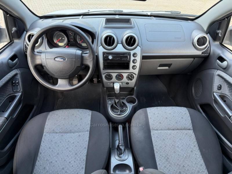 FORD - FIESTA - 2012/2013 - Branca - R$ 33.900,00