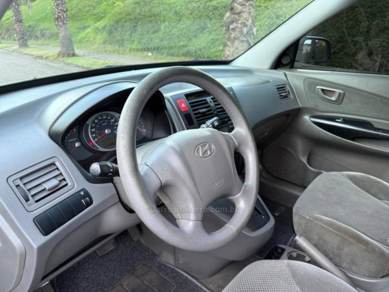 HYUNDAI - TUCSON - 2011/2012 - Prata - R$ 44.900,00