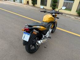 HONDA - CB 300R - 2009/2010 - Dourada - R$ 11.900,00