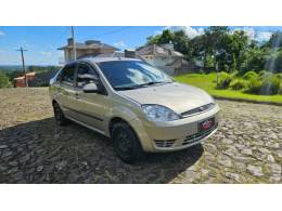 FORD - FIESTA - 2006/2007 - Prata - R$ 18.900,00