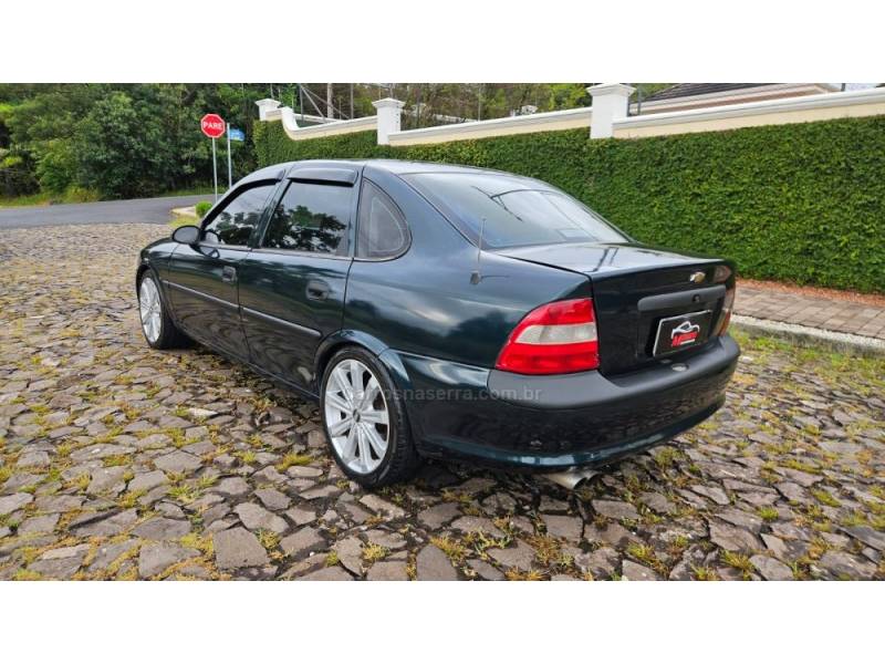 CHEVROLET - VECTRA - 1996/1997 - Verde - R$ 19.500,00