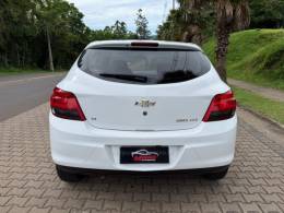 CHEVROLET - ONIX - 2013/2014 - Branca - R$ 52.900,00