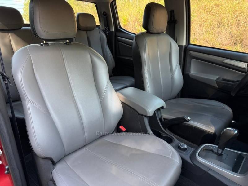 CHEVROLET - S10 - 2018/2019 - Vermelha - R$ 149.900,00