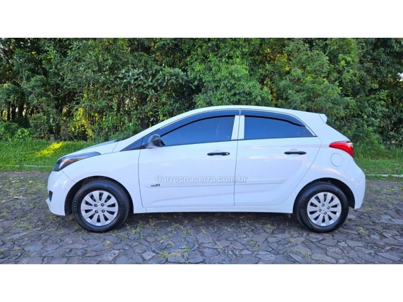 HYUNDAI - HB20 - 2018/2018 - Branca - R$ 53.900,00