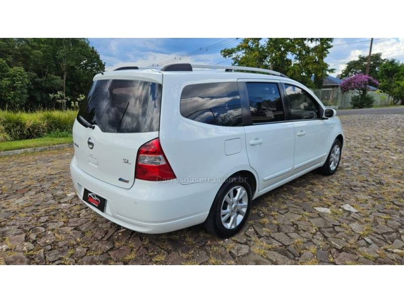 NISSAN - LIVINA - 2012/2013 - Branca - R$ 43.900,00