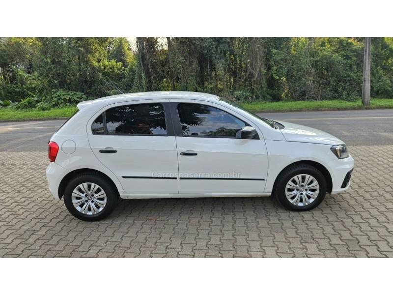 VOLKSWAGEN - GOL - 2016/2017 - Branca - R$ 47.000,00