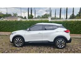 NISSAN - KICKS - 2016/2017 - Branca - R$ 85.900,00