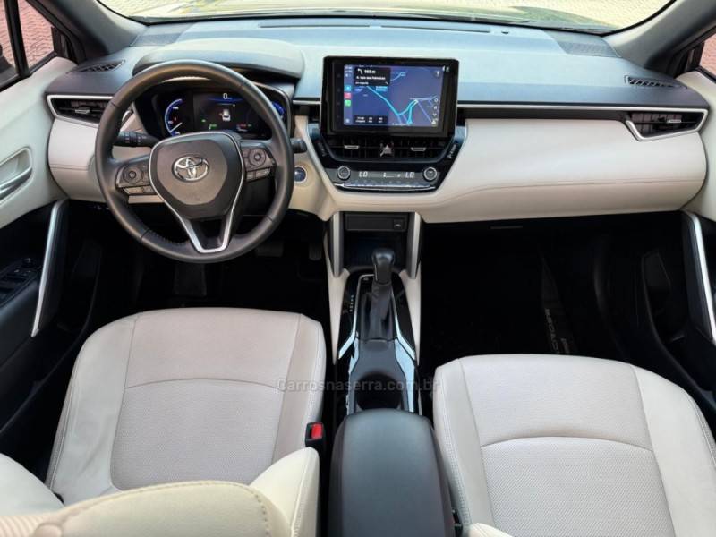 TOYOTA - COROLLA - 2022/2023 - Cinza - R$ 175.000,00
