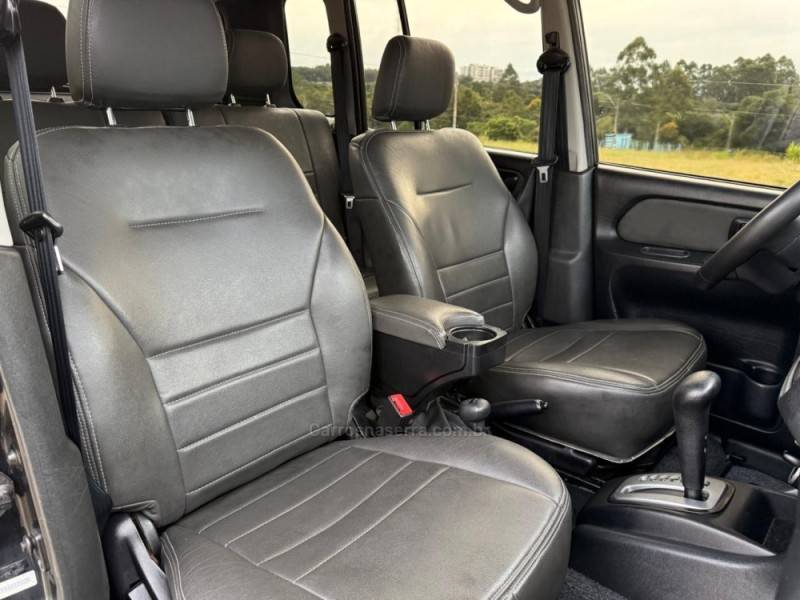 MITSUBISHI - PAJERO TR4 - 2011/2012 - Preta - R$ 69.900,00