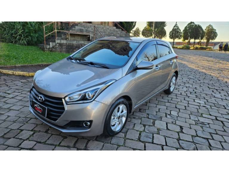 HYUNDAI - HB20 - 2016/2017 - Prata - R$ 66.900,00