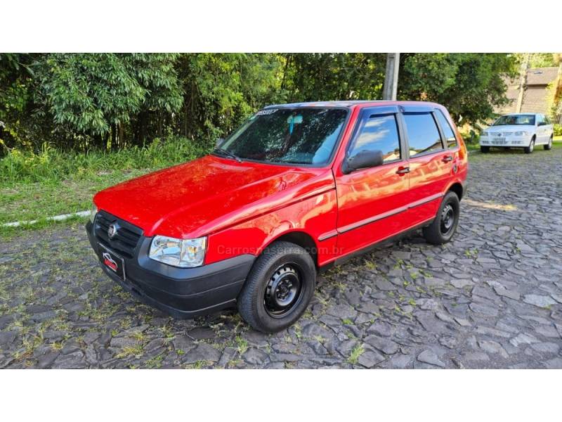 FIAT - UNO - 2004/2004 - Vermelha - R$ 15.000,00