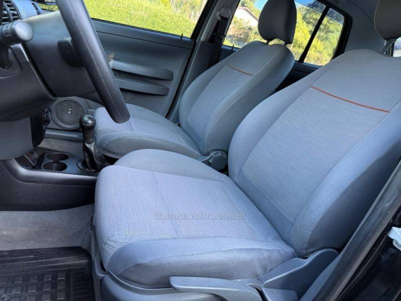 VOLKSWAGEN - FOX - 2007/2008 - Preta - R$ 31.900,00